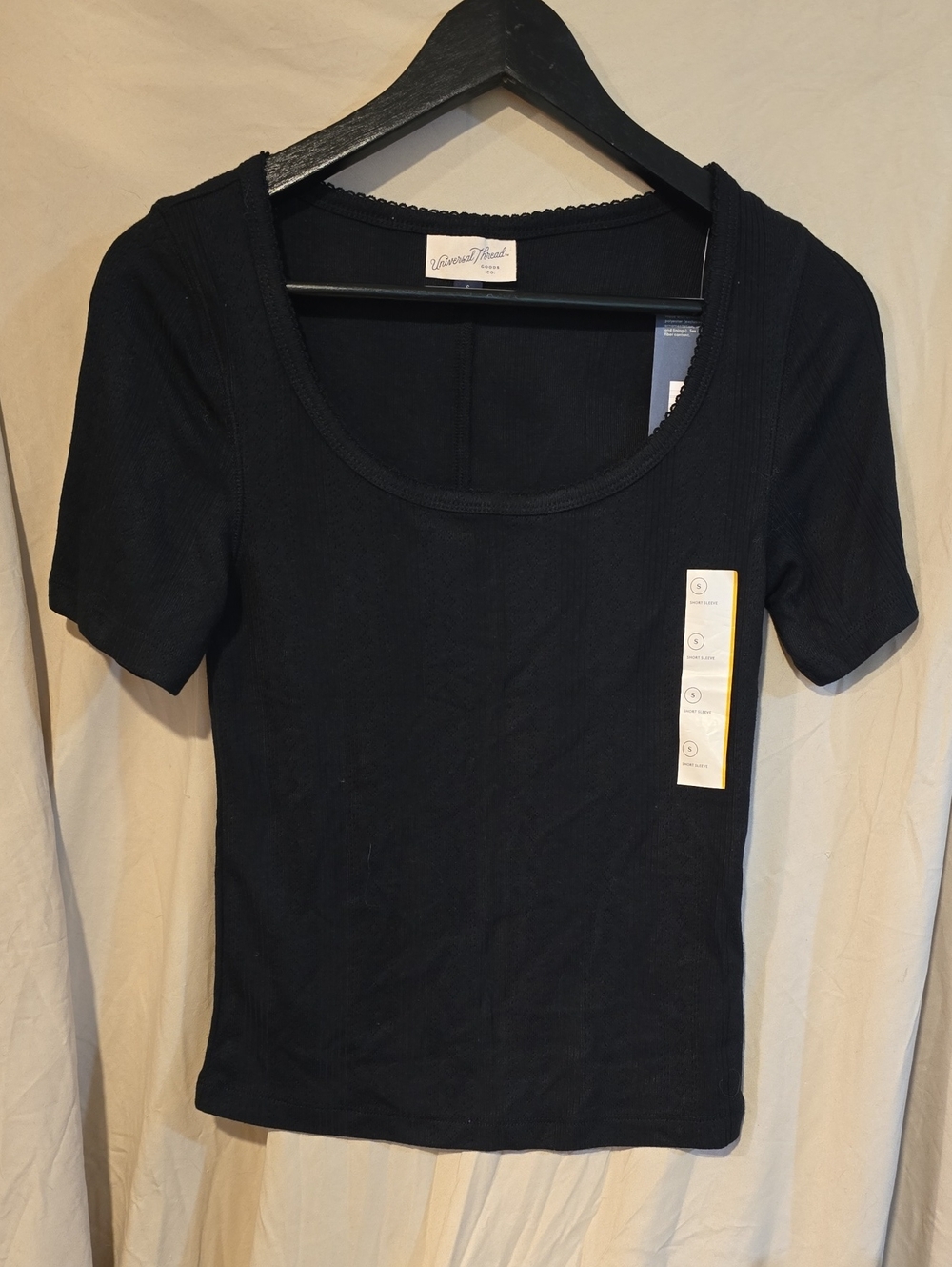 Universal Thread Black Scoop Neck Short Sleeve Tee